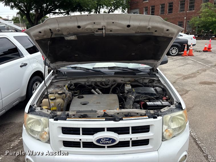 image for item FB8870 2010 Ford Escape Hybrid SUV