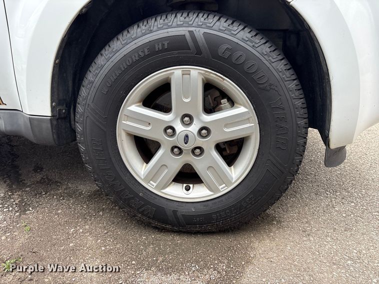 image for item FB8870 2010 Ford Escape Hybrid SUV