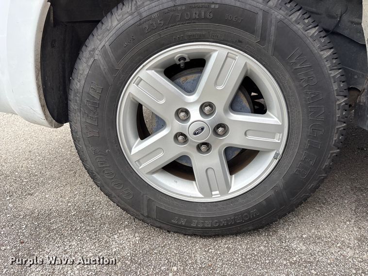 image for item FB8870 2010 Ford Escape Hybrid SUV