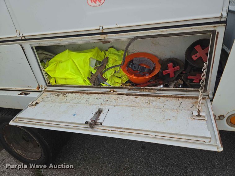 image for item FB8872 2014 International TA005 flatbed truck