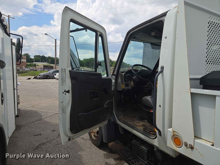 image for item FB8872 2014 International TA005 flatbed truck