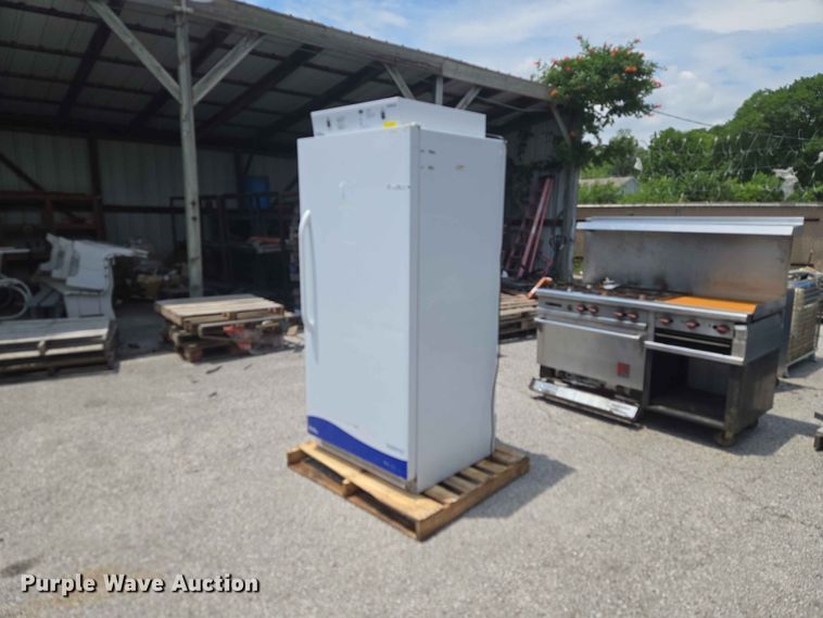 image for item FB8873 Fisher Isotemp 3720A refrigerated BOD incubator