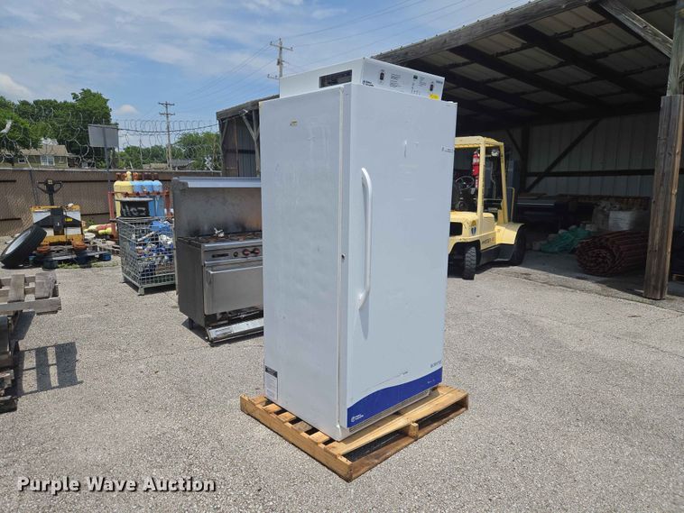 image for item FB8873 Fisher Isotemp 3720A refrigerated BOD incubator
