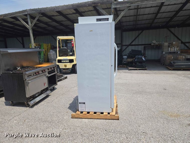 image for item FB8873 Fisher Isotemp 3720A refrigerated BOD incubator