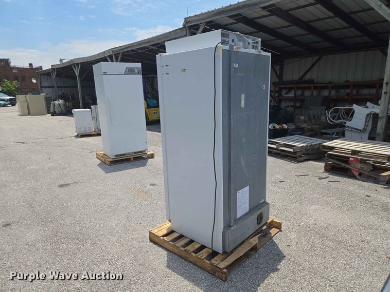 image for item FB8873 Fisher Isotemp 3720A refrigerated BOD incubator