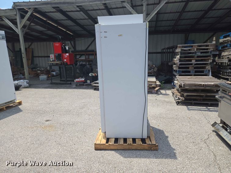 image for item FB8873 Fisher Isotemp 3720A refrigerated BOD incubator