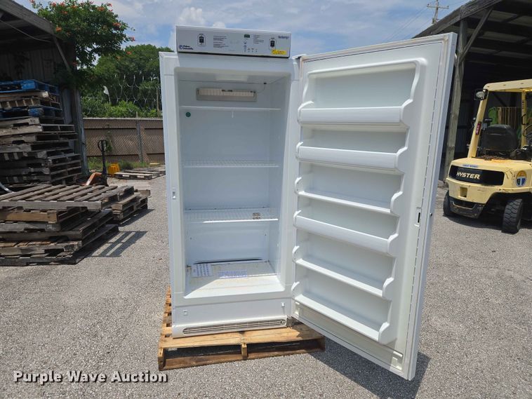 image for item FB8873 Fisher Isotemp 3720A refrigerated BOD incubator