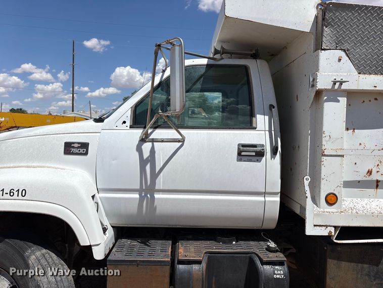 image for item FC2355 1999 Chevrolet C7500 dump truck