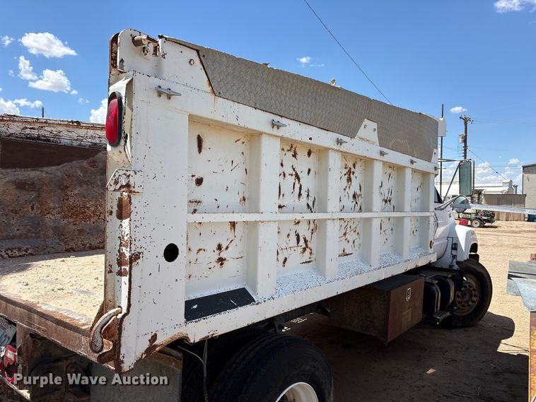 image for item FC2355 1999 Chevrolet C7500 dump truck