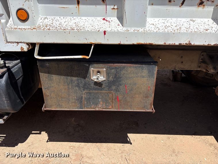 image for item FC2355 1999 Chevrolet C7500 dump truck
