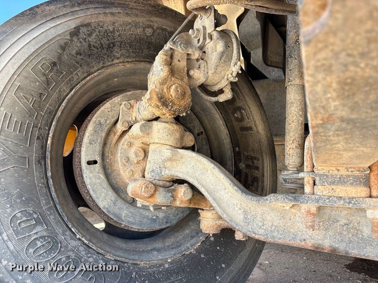 image for item FC2355 1999 Chevrolet C7500 dump truck