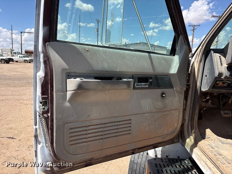 image for item FC2355 1999 Chevrolet C7500 dump truck