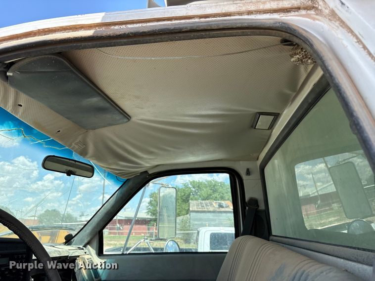 image for item FC2355 1999 Chevrolet C7500 dump truck