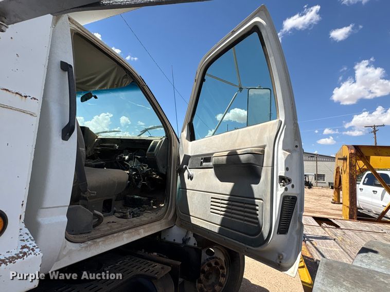 image for item FC2355 1999 Chevrolet C7500 dump truck