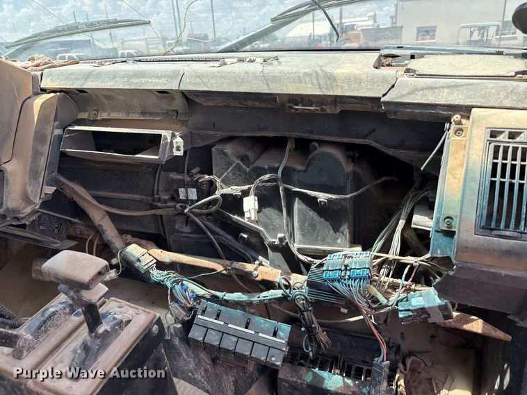 image for item FC2355 1999 Chevrolet C7500 dump truck