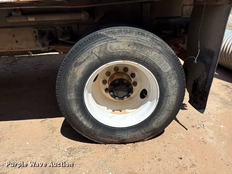 image for item FC2355 1999 Chevrolet C7500 dump truck