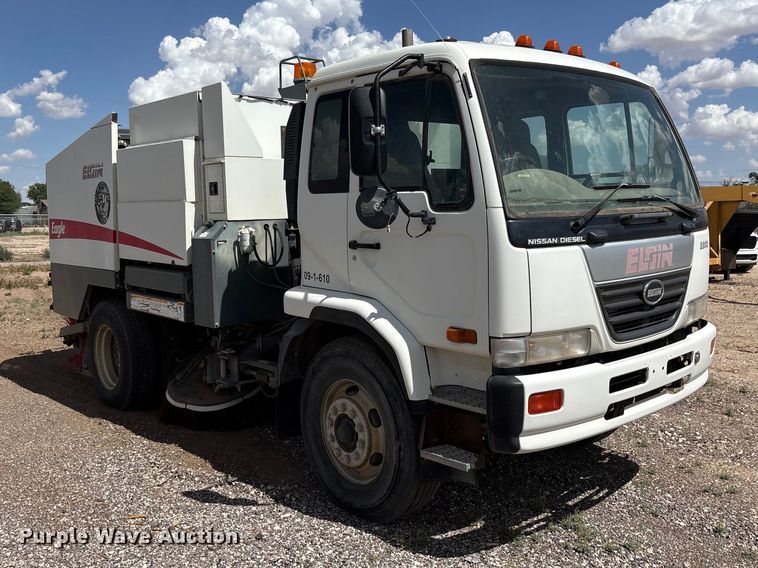 image for item FC2356 2009 Elgin 3300 street sweeper truck