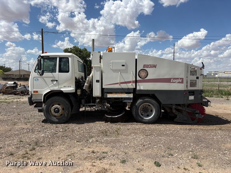 image for item FC2356 2009 Elgin 3300 street sweeper truck