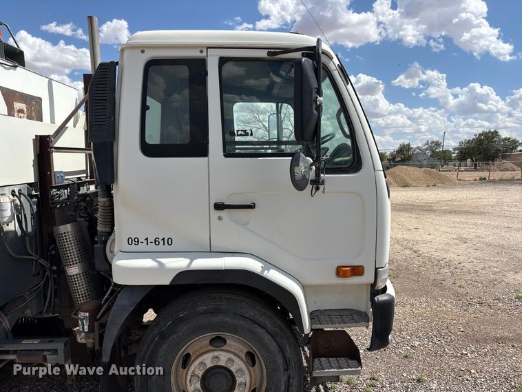 image for item FC2356 2009 Elgin 3300 street sweeper truck