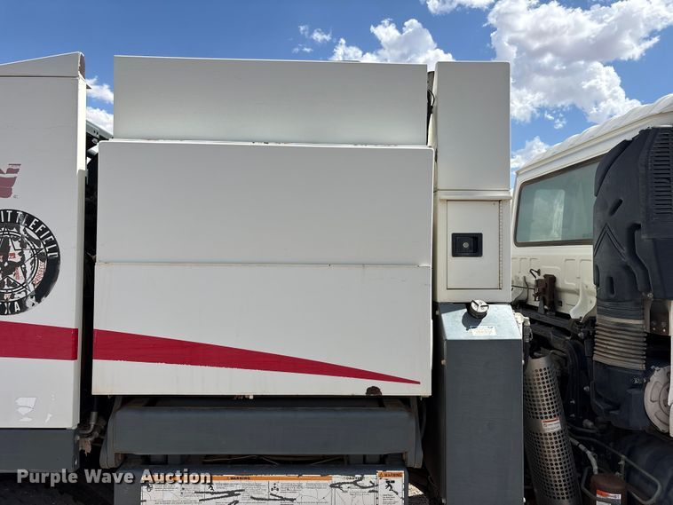 image for item FC2356 2009 Elgin 3300 street sweeper truck
