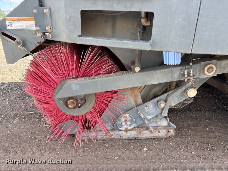 image for item FC2356 2009 Elgin 3300 street sweeper truck