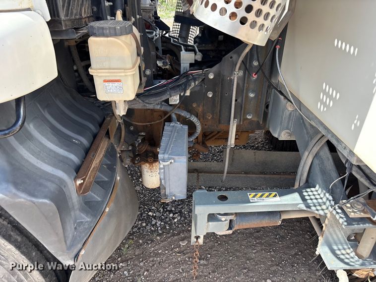 image for item FC2356 2009 Elgin 3300 street sweeper truck