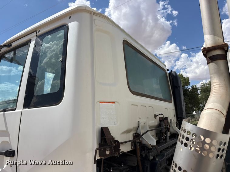image for item FC2356 2009 Elgin 3300 street sweeper truck