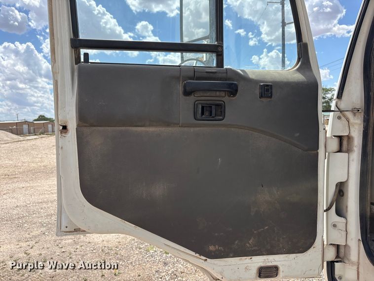 image for item FC2356 2009 Elgin 3300 street sweeper truck