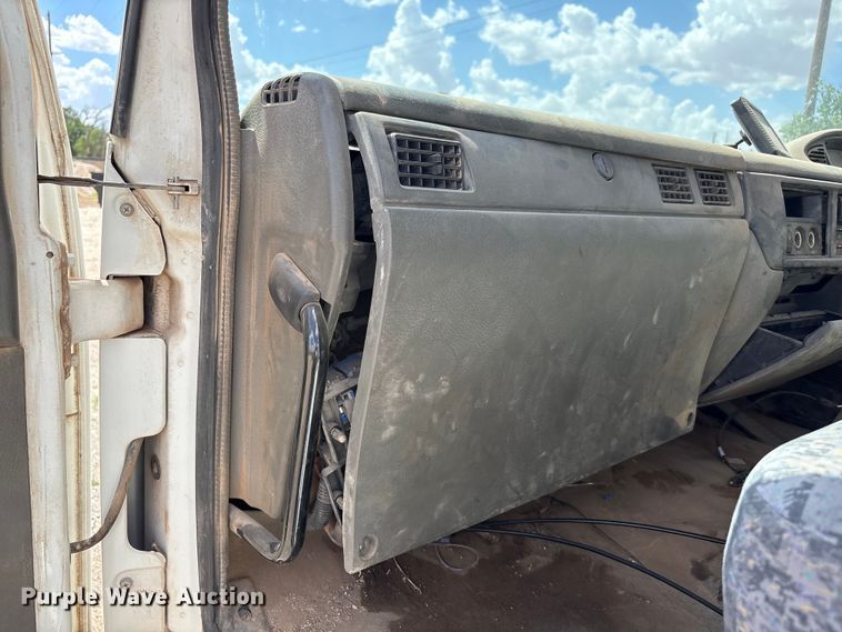 image for item FC2356 2009 Elgin 3300 street sweeper truck