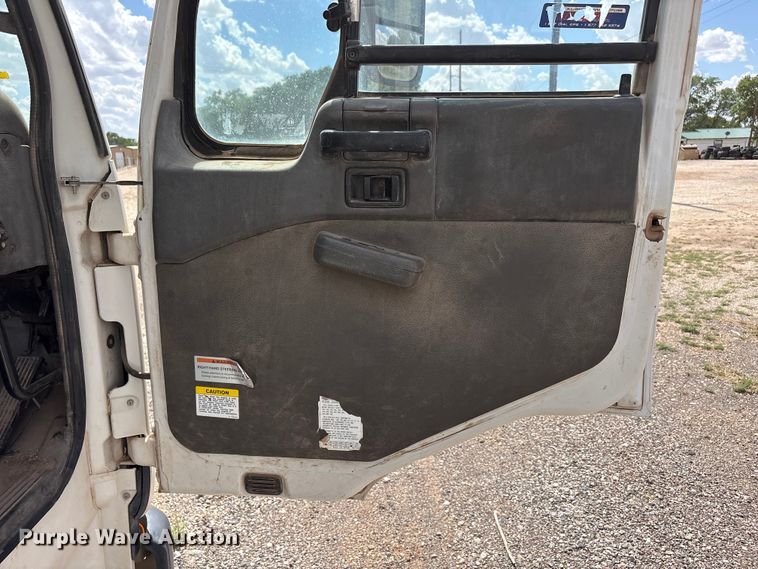 image for item FC2356 2009 Elgin 3300 street sweeper truck
