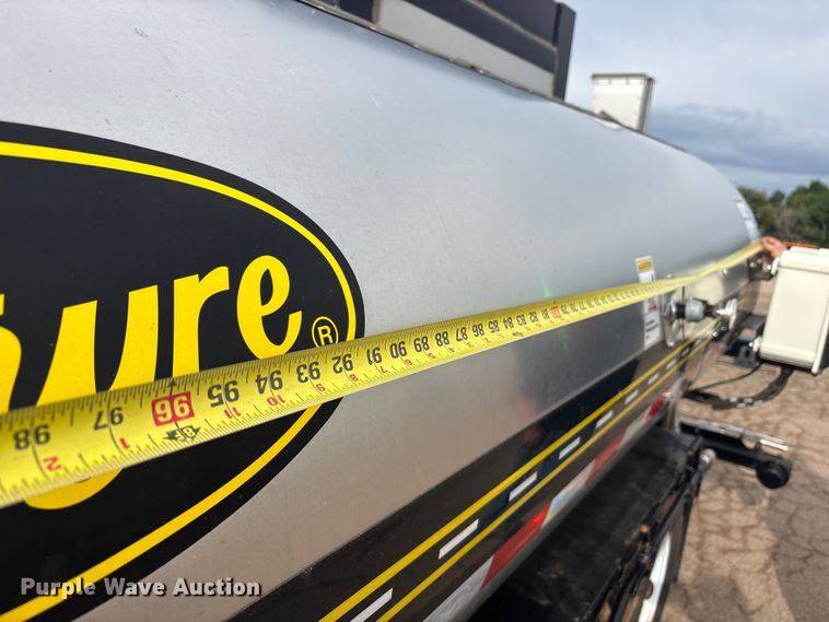 image for item FC2365 2023 E.D. Etnyre & CO M U oil distribution trailer