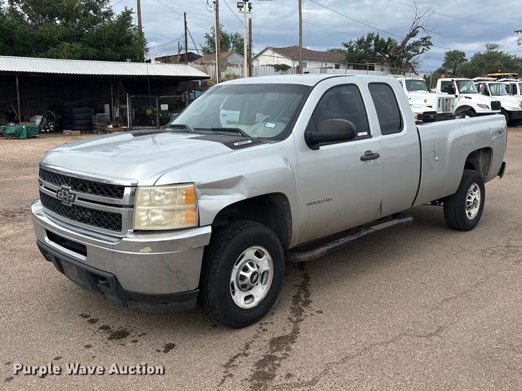 2011 Chevrolet Silverado 2500HD Ext. Cab pickup truck
