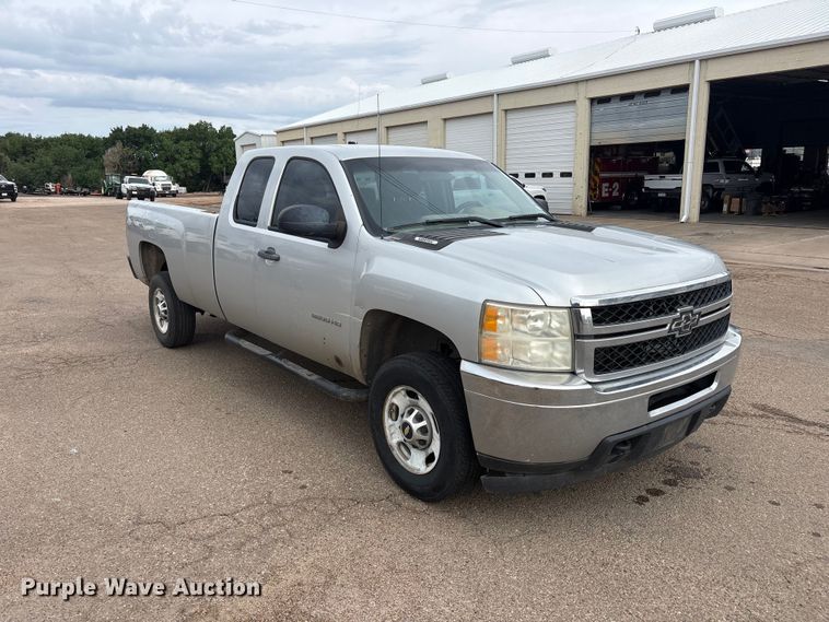 image for item FC2368 2011 Chevrolet Silverado 2500HD Ext. Cab pickup truck