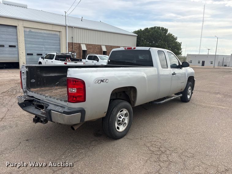 image for item FC2368 2011 Chevrolet Silverado 2500HD Ext. Cab pickup truck