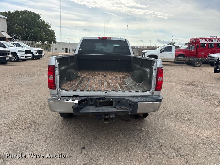 image for item FC2368 2011 Chevrolet Silverado 2500HD Ext. Cab pickup truck