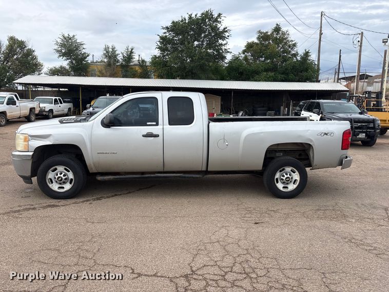 image for item FC2368 2011 Chevrolet Silverado 2500HD Ext. Cab pickup truck