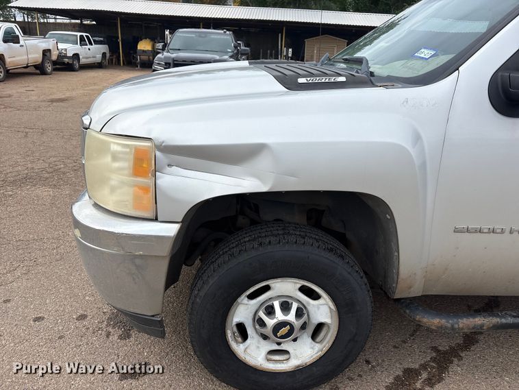 image for item FC2368 2011 Chevrolet Silverado 2500HD Ext. Cab pickup truck