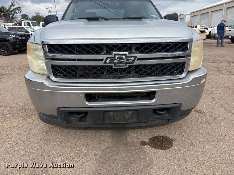 image for item FC2368 2011 Chevrolet Silverado 2500HD Ext. Cab pickup truck