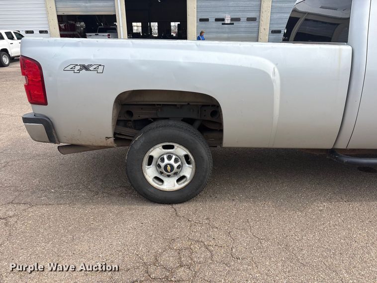 image for item FC2368 2011 Chevrolet Silverado 2500HD Ext. Cab pickup truck