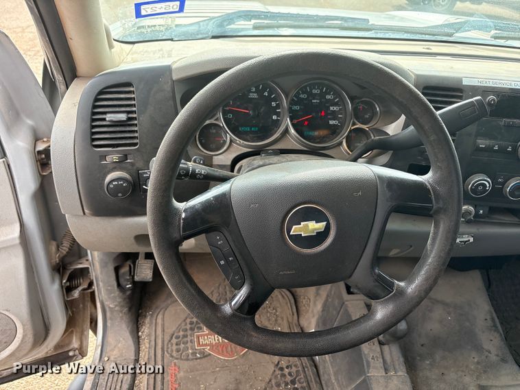 image for item FC2368 2011 Chevrolet Silverado 2500HD Ext. Cab pickup truck