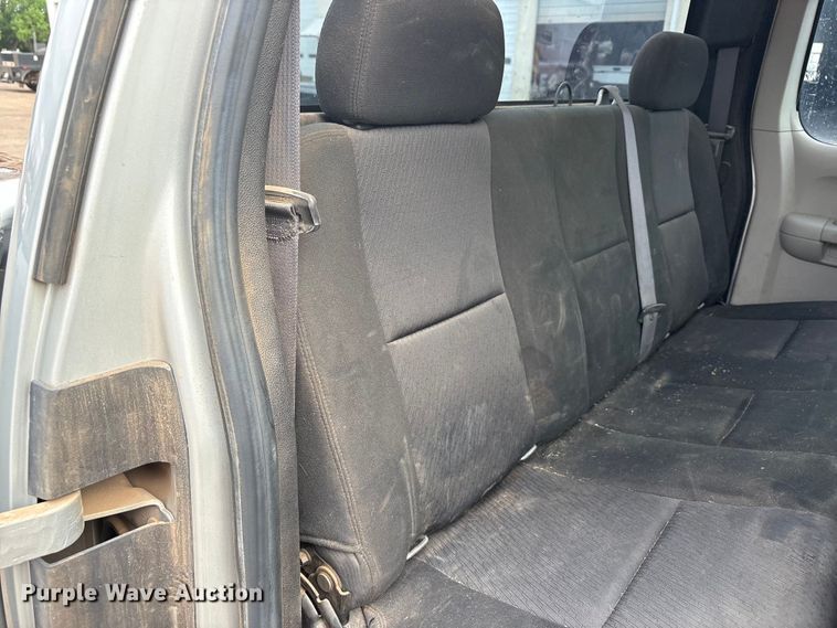 image for item FC2368 2011 Chevrolet Silverado 2500HD Ext. Cab pickup truck