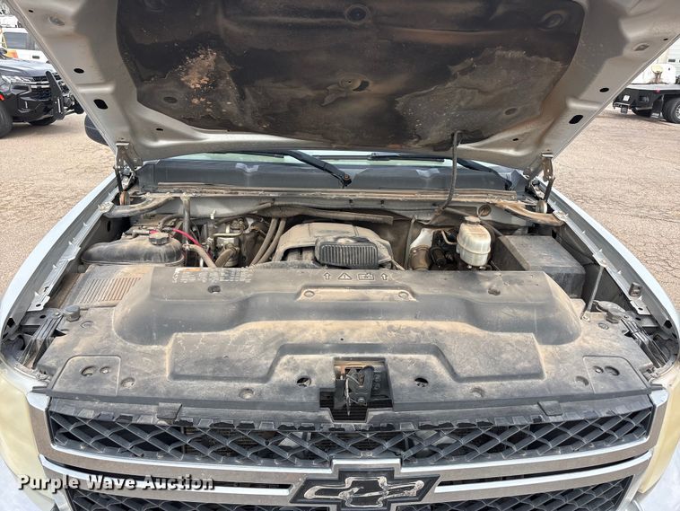 image for item FC2368 2011 Chevrolet Silverado 2500HD Ext. Cab pickup truck
