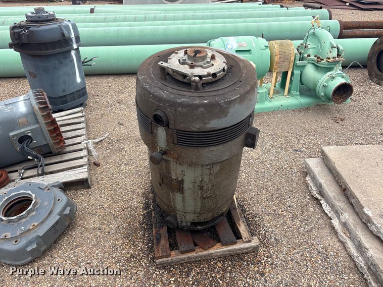 image for item FC2371 Pumps