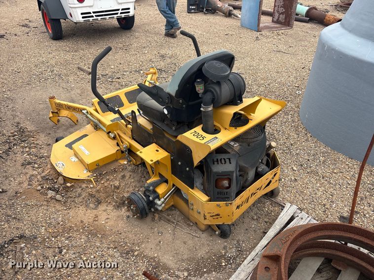 image for item FC2372 Hustler 927897A ZTR lawn mower