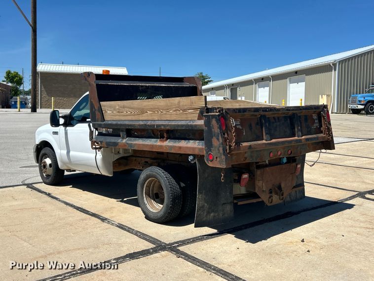 image for item FC2734 2006 Ford F350 Super Duty XL dump bed pickup truck