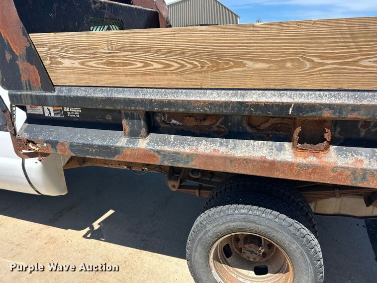 image for item FC2734 2006 Ford F350 Super Duty XL dump bed pickup truck
