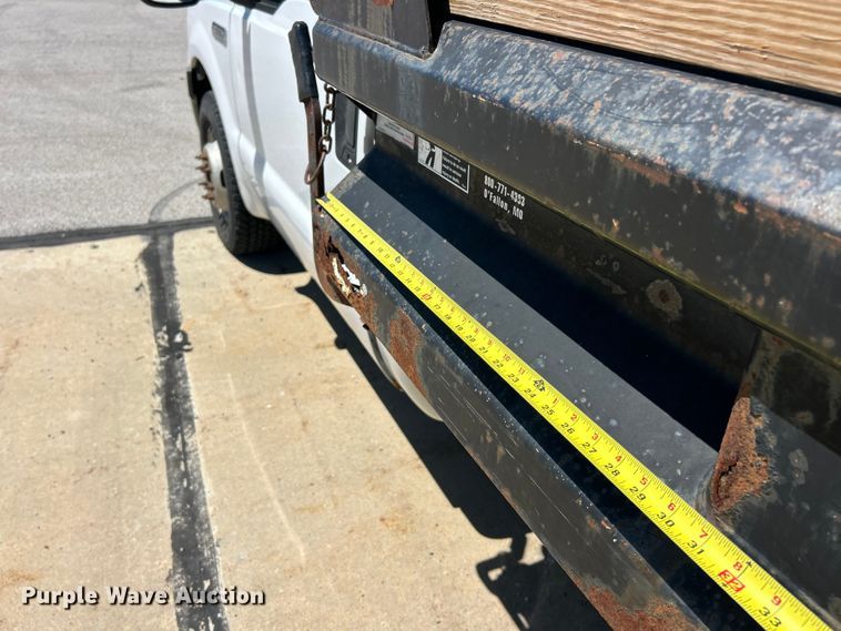 image for item FC2734 2006 Ford F350 Super Duty XL dump bed pickup truck