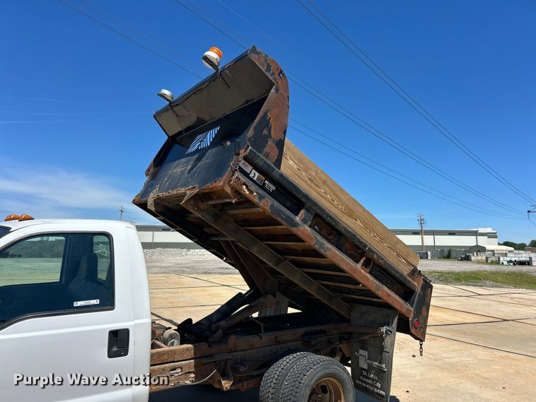image for item FC2734 2006 Ford F350 Super Duty XL dump bed pickup truck