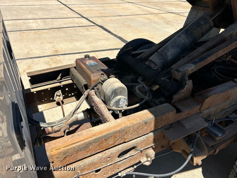 image for item FC2734 2006 Ford F350 Super Duty XL dump bed pickup truck