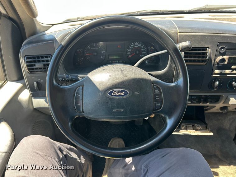 image for item FC2734 2006 Ford F350 Super Duty XL dump bed pickup truck